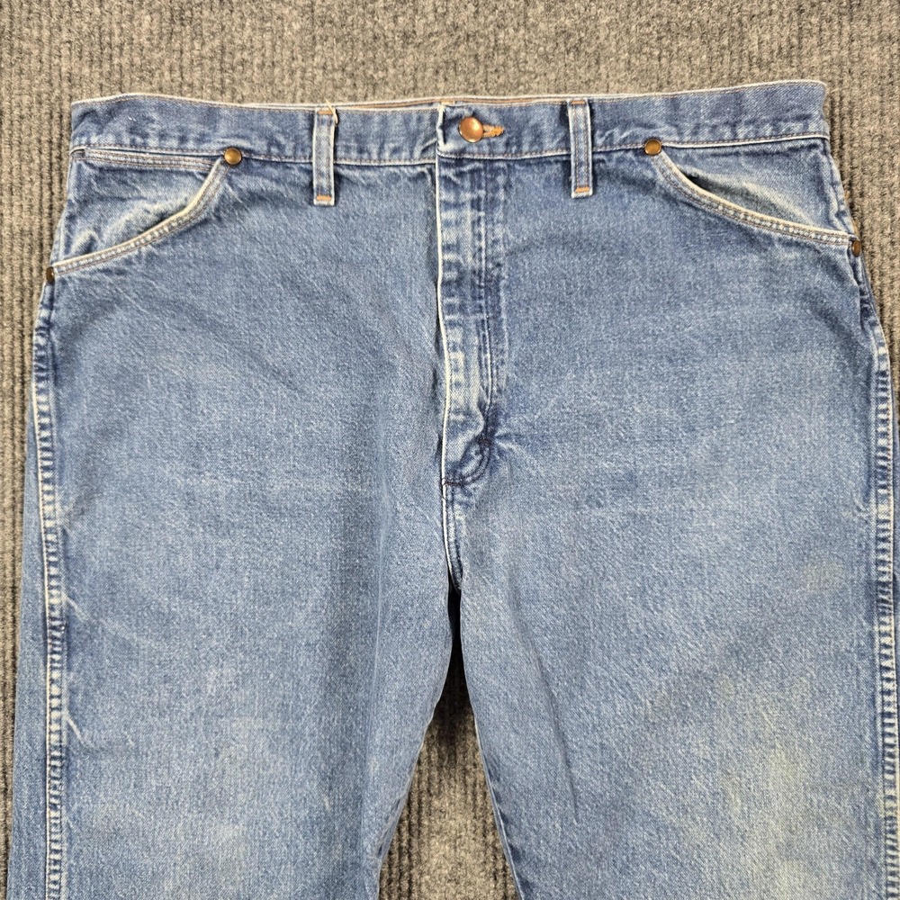 Wrangler Jeans Men 42x32 Blue Classic Straight Western Cowboy USA Made 38x30 - Picture 11 of 16
